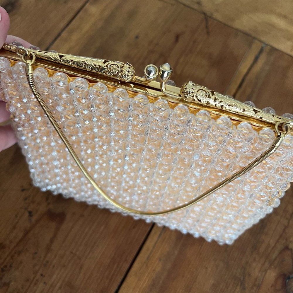 vintage Hong Kong handmade round beaded gold lining serpentine handled purse